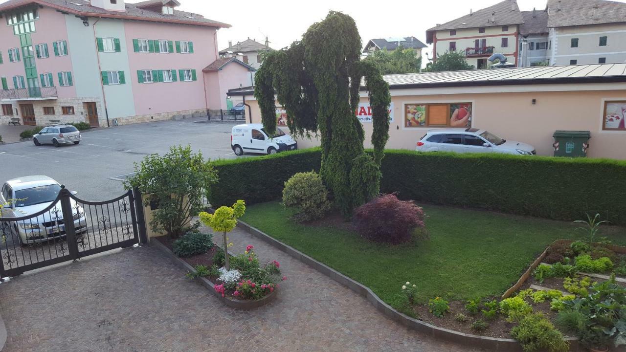 Casa Vacanze Paola Romeno المظهر الخارجي الصورة
